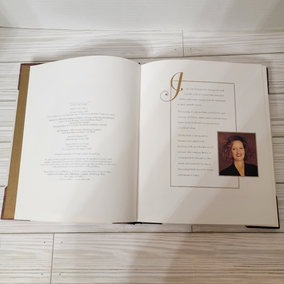 1997 Anne Geddes Baby Names Keepsake Hardback Book 144 Pages Like New Condition - Picture 4 of 9